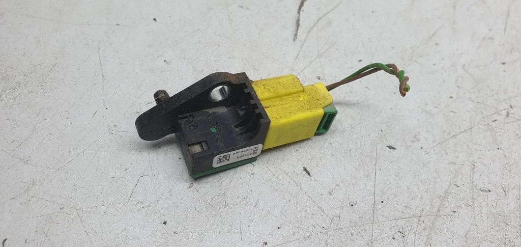 Drošības spilvenu trieciena sensors – Volkswagen Passat CC (2008-2016)