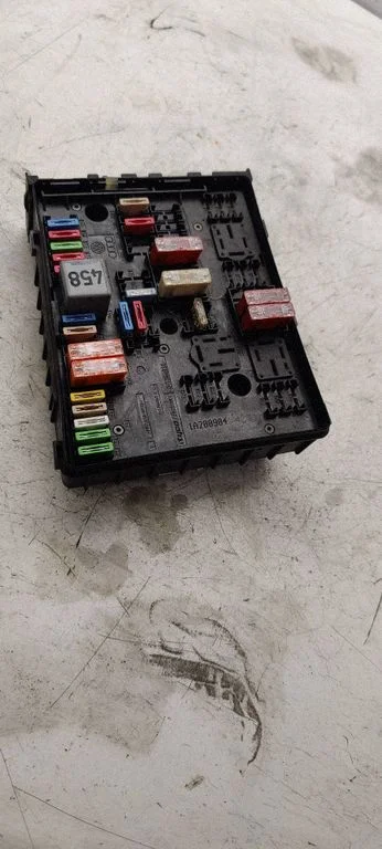 Drošinātāju bloks 1K0937124K