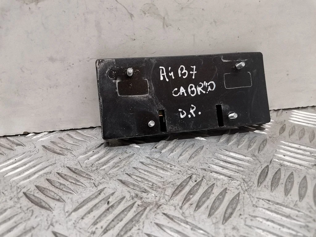 Antenas pastiprinātājs 8H0035225R