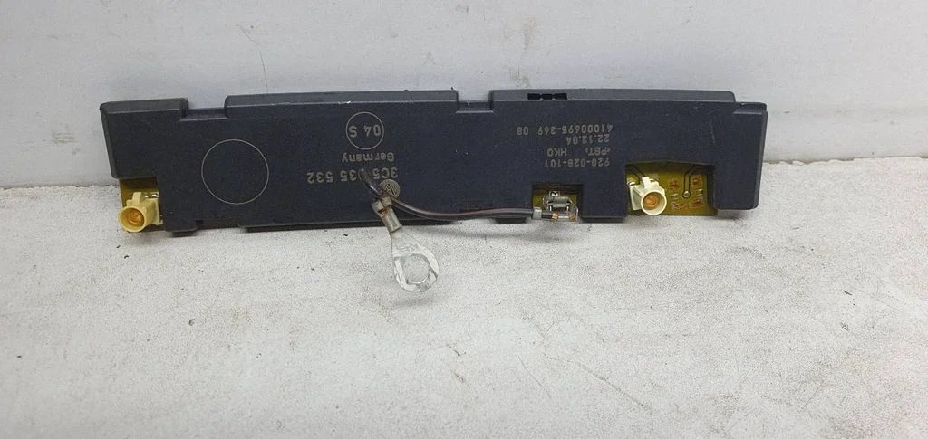 Antenna control unit – Volkswagen Passat B5.5 (2001-2005)