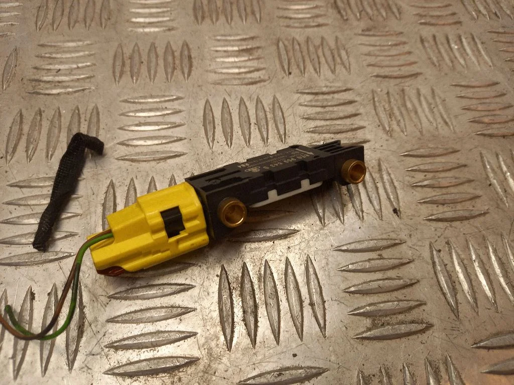Airbag deployment crash/impact sensor 8E0959643B