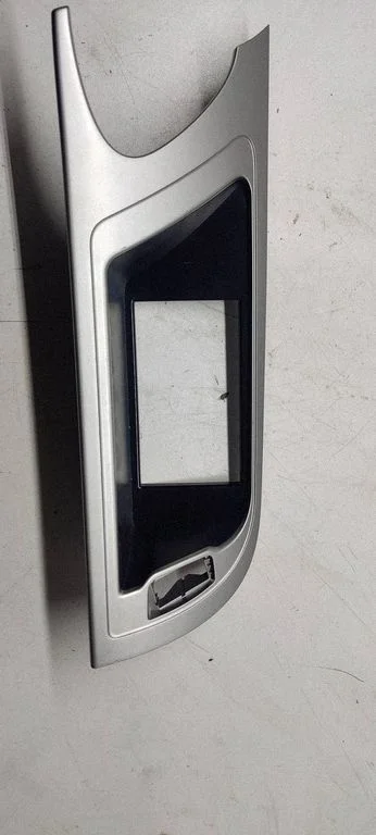 Radio/GPS head unit trim – Audi A4 Allroad B8 (2008-2016)