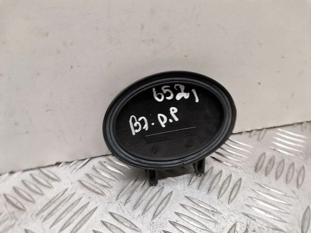 Esitule tolmukate – Audi A4 S4 B7 8E 8H (2005-2008)
