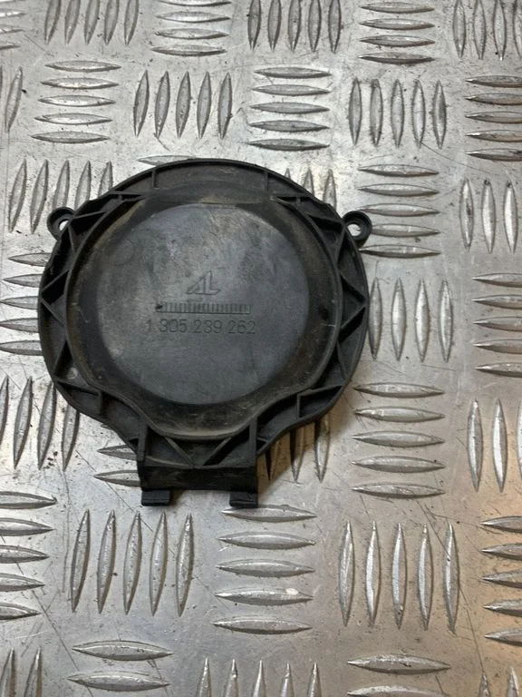 Esitule tolmukate – Audi A4 S4 B7 8E 8H (2005-2008)