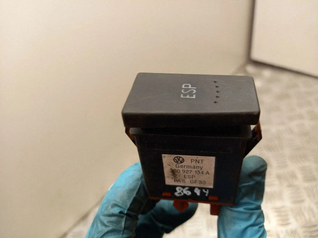 ESP (stability program) switch 3B0927134A