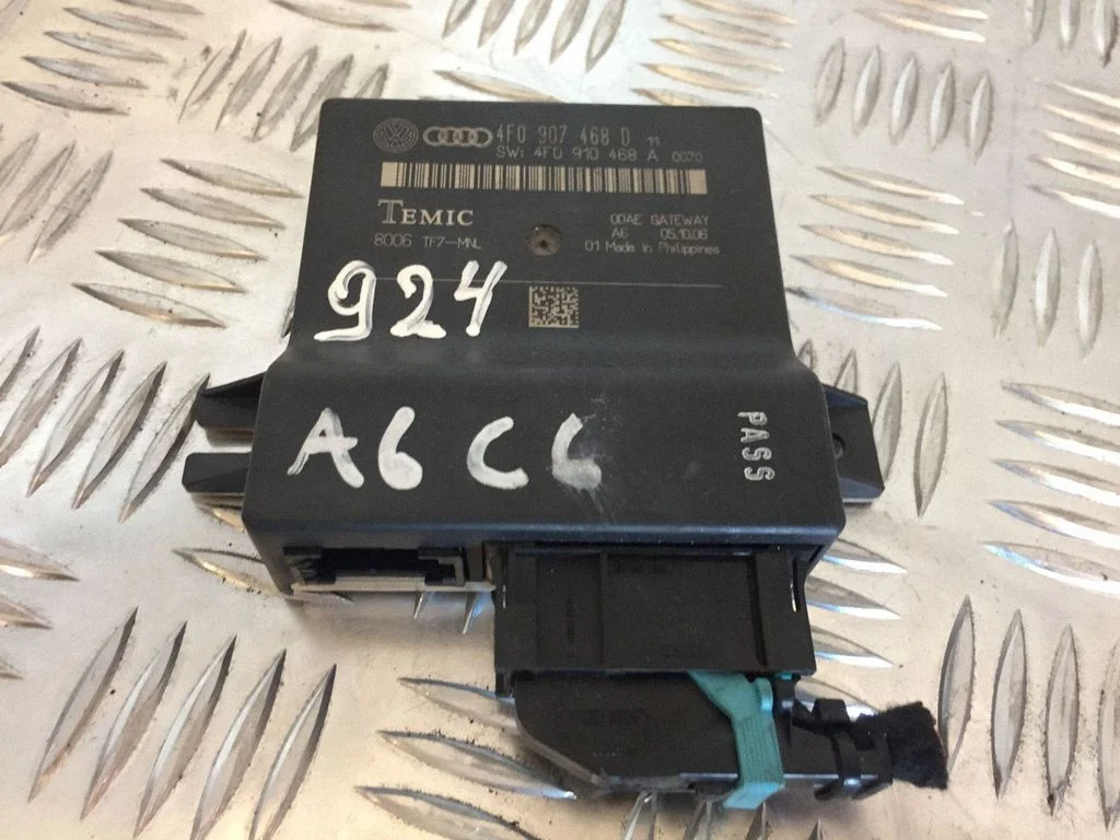Gateway control module 4F0907468D