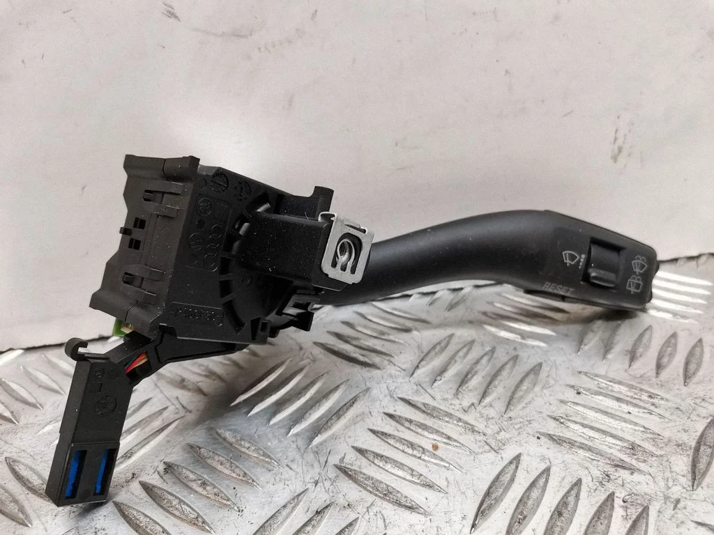 Wiper control stalk – Audi A3 S3 8P (2003-2012)