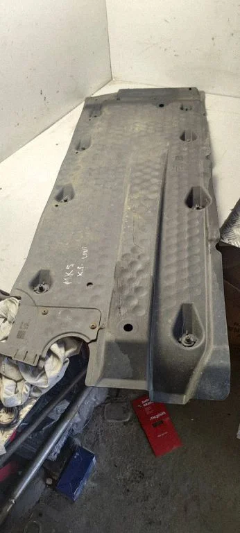 Külgmine põhjakaitse – Volkswagen Golf Plus (2005-2013)