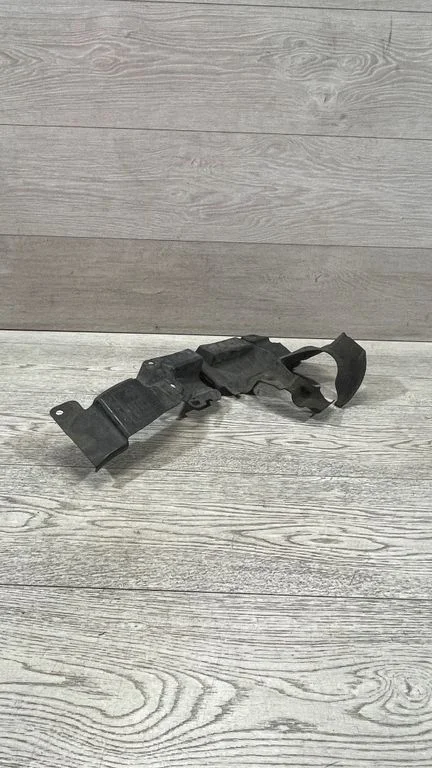 Priekinės važiuoklės dugno apsauga
