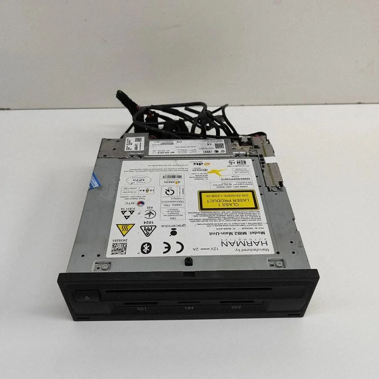 Radio/CD/DVD atskaņotājs/navigācija 4M1035035