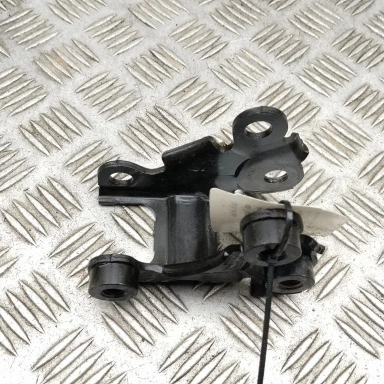 Engine mounting bracket 9840709780