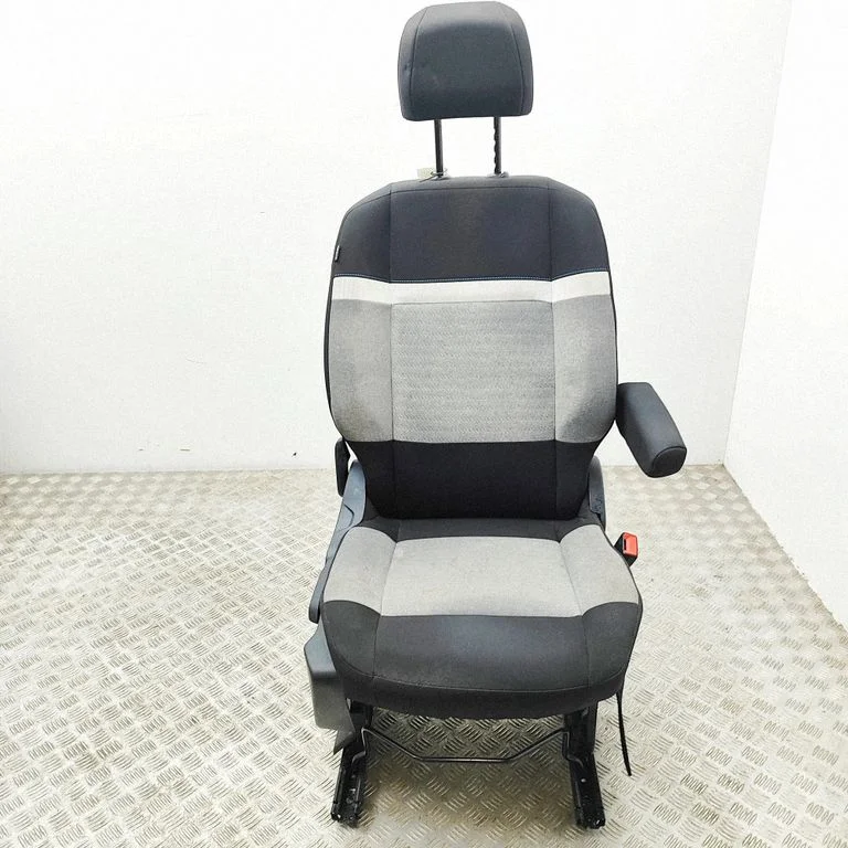 Front passenger seat 9826410580
