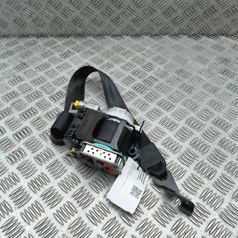 Priekšējā drošības josta 8R1857705