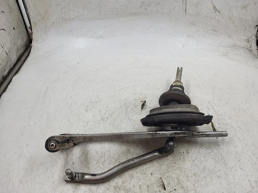 Pavarų perjungimo mechanizmas (kulisa)