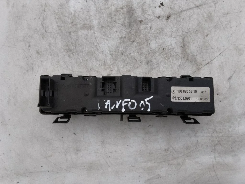 Wing mirror switch 1688203610