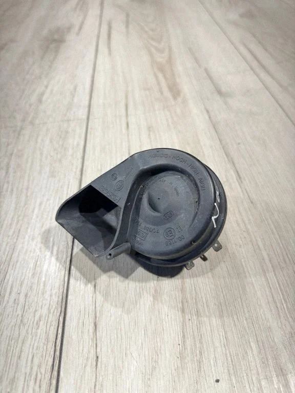 Horn signal – Mercedes-Benz CLK-Class A209 C209 (2002-2009)