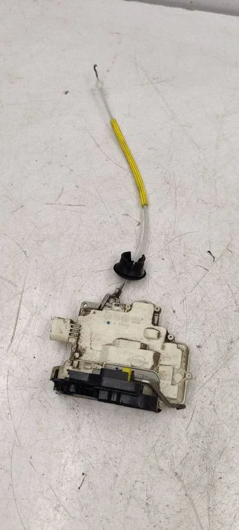 Rear door lock 8E0839015AA