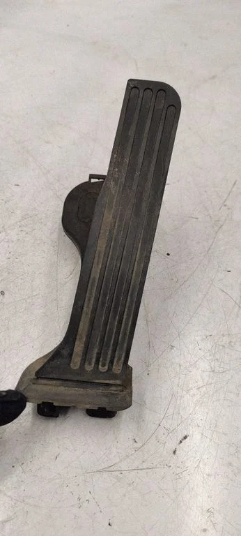 Accelerator throttle pedal 1K1721503L