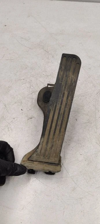 Accelerator throttle pedal 1K1721503L