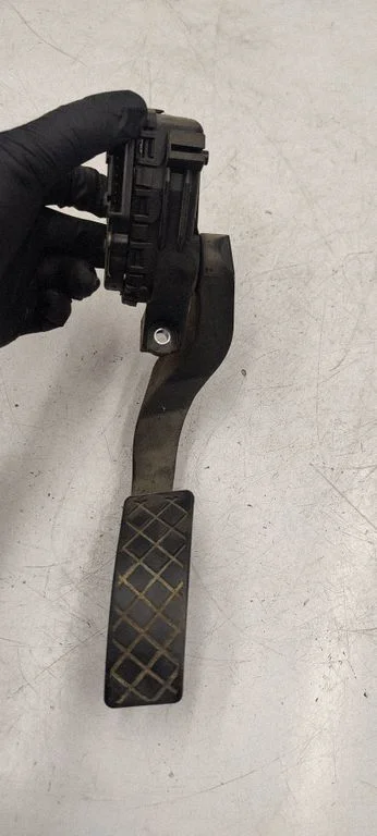Accelerator throttle pedal 8E1721523C