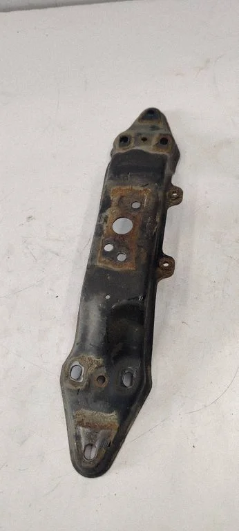 Rear differential/diff mount bracket – Subaru Legacy (2004-2006)