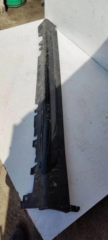 Sill 7308055