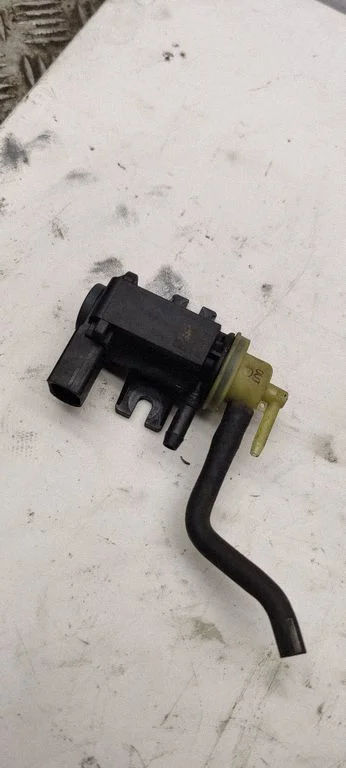 Zawór elektromagnetyczny turbo 1K0906627B