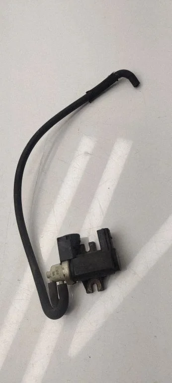 Turbo solenoid valve 8e0906627C