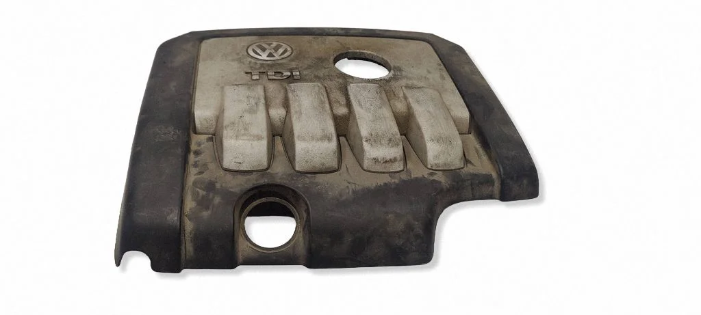 Engine cover (trim) – Volkswagen Passat B6 (2005-2010)