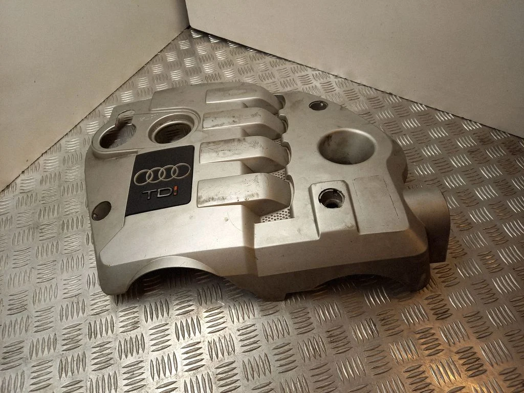 Engine cover (trim) 038103925