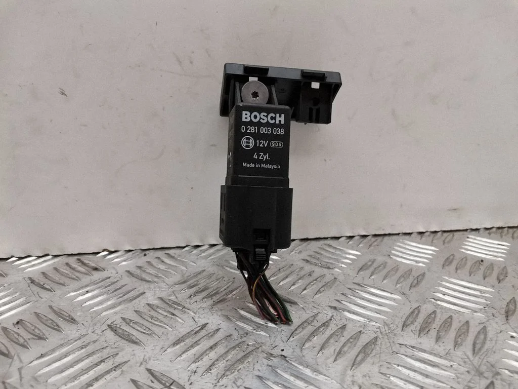 Glow plug pre-heat relay 038907281D