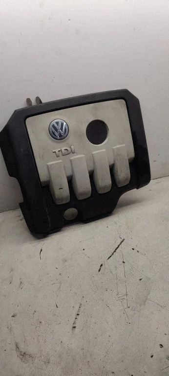 Engine cover (trim) – Volkswagen Passat B6 (2005-2010)