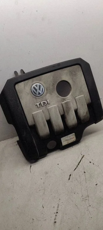 Engine cover (trim) – Volkswagen Passat B6 (2005-2010)