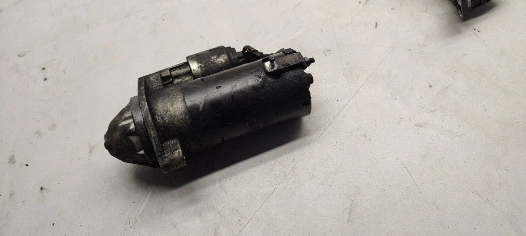 Starter 03G911023