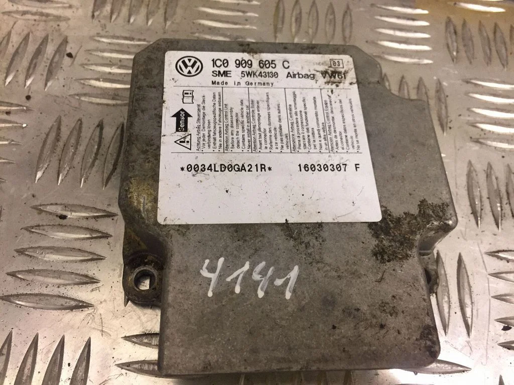 Turvapatjade juhtplokk 1C0909605C