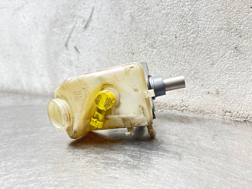 Master brake cylinder 03350890501