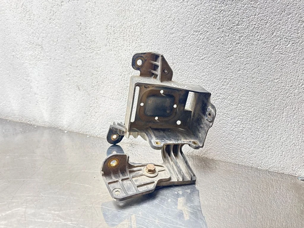 ABS pump bracket – Opel Astra H (2004-2012)