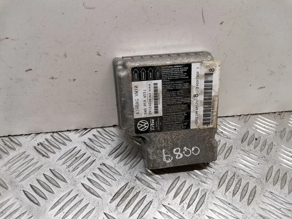 Airbag control unit/module – Volkswagen Passat B6 (2005-2010)