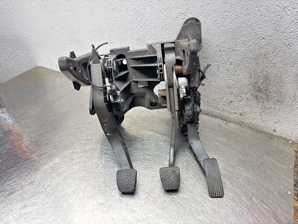 Piduripedaal – Opel Astra K (2015-2021)