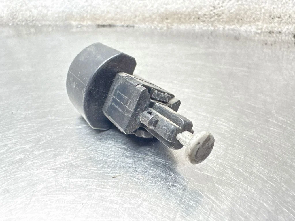 Brake pedal sensor switch 09132299