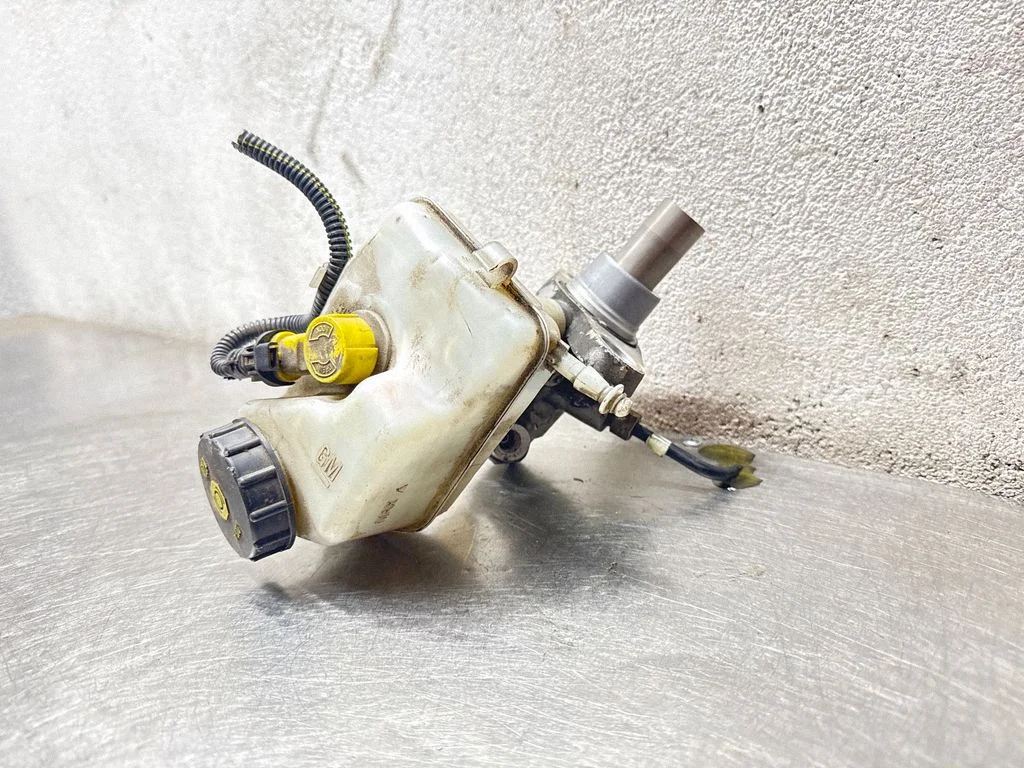 Master brake cylinder 03350800231