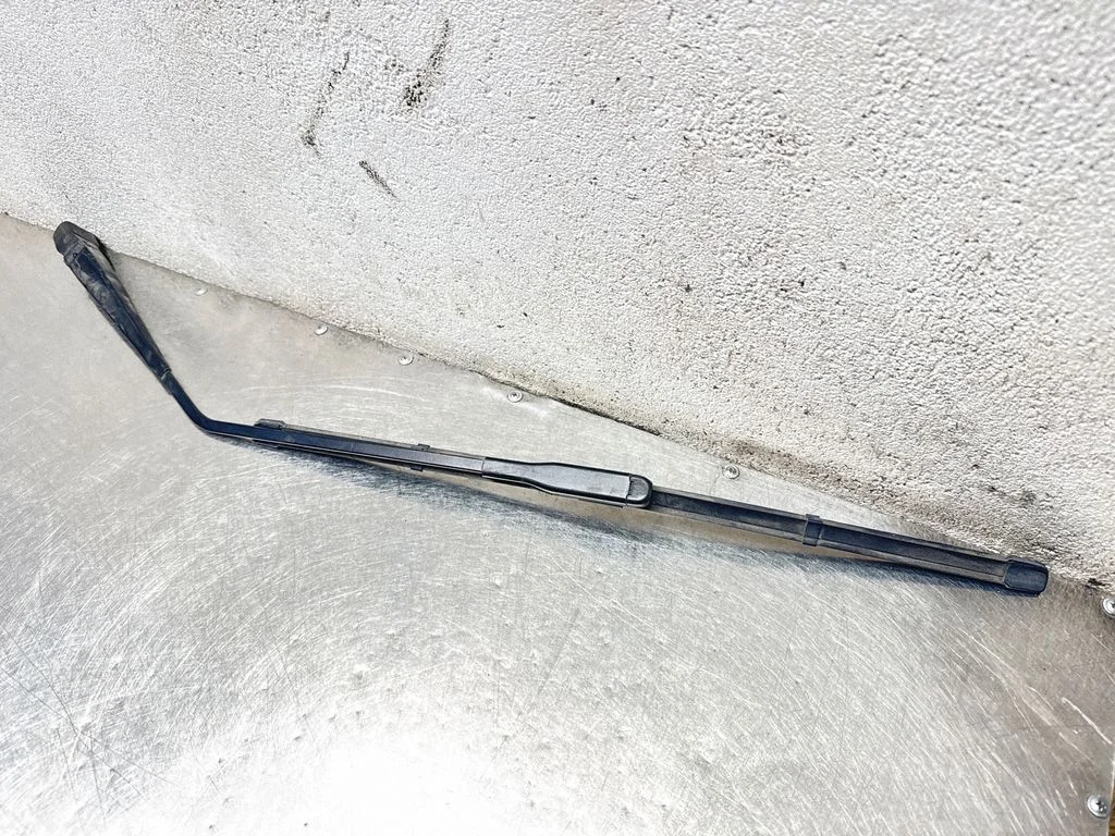 Rear wiper blade arm – Opel Insignia A (2008-2017)