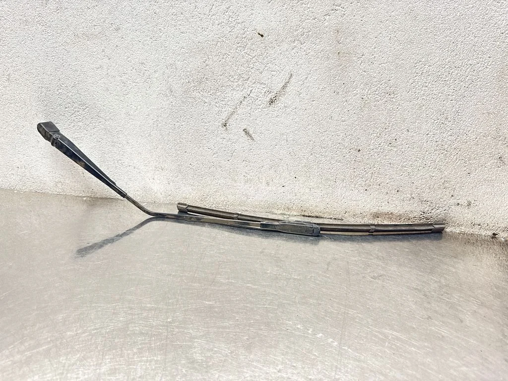 Rear wiper blade arm – Opel Insignia A (2008-2017)