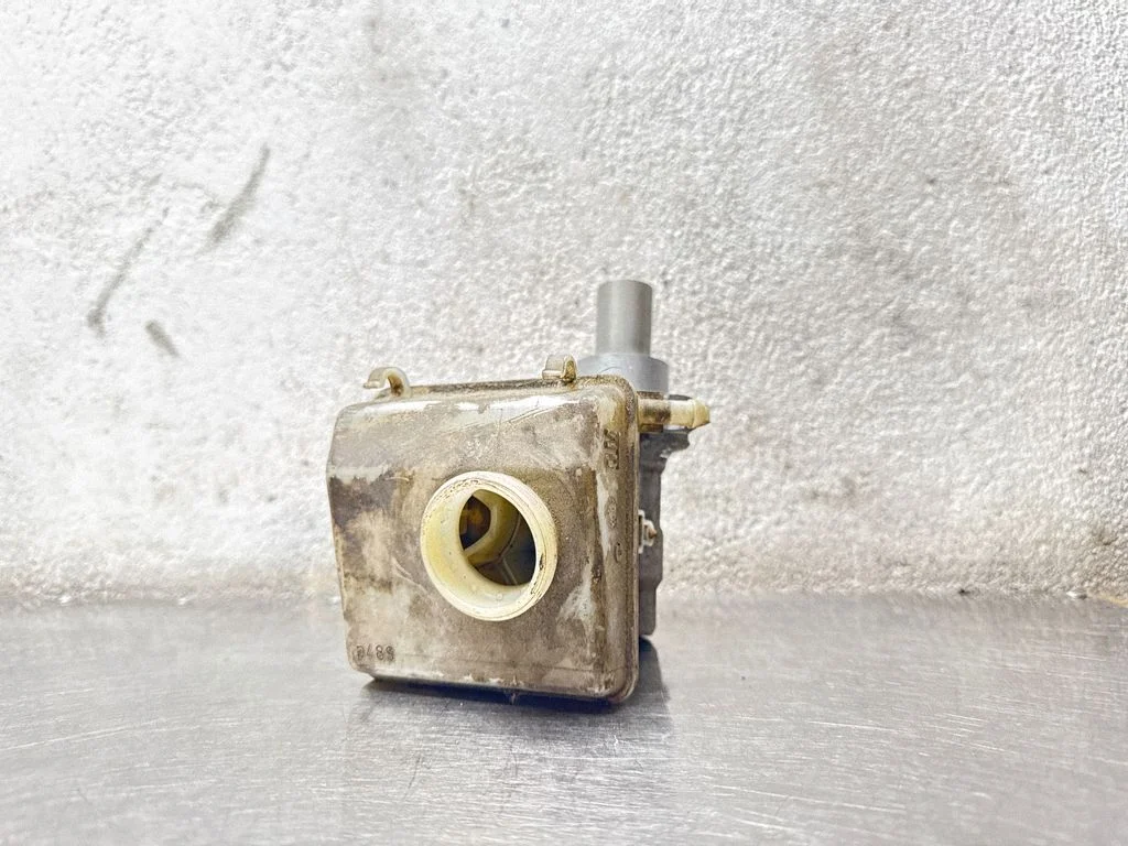Master brake cylinder 32067271