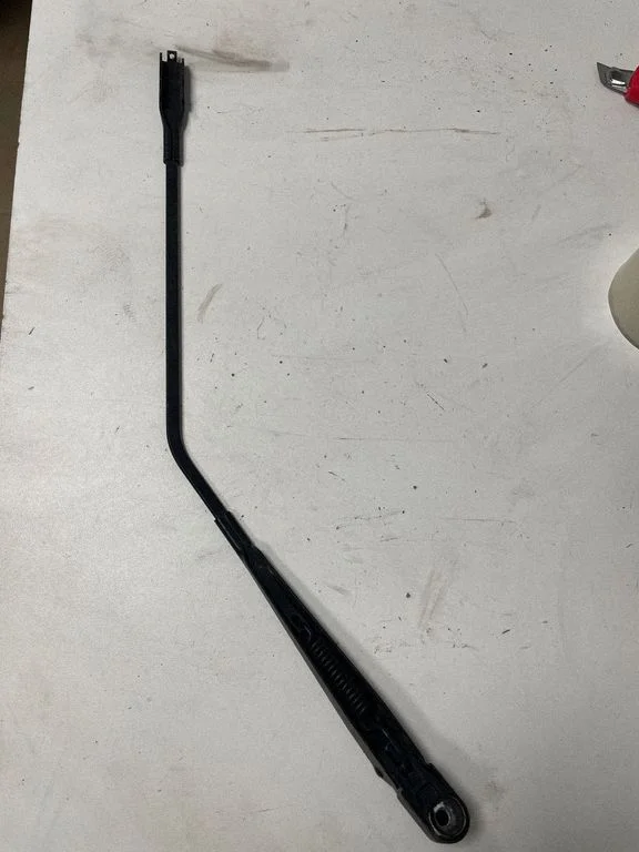 Rear wiper blade arm – Opel Insignia A (2008-2017)