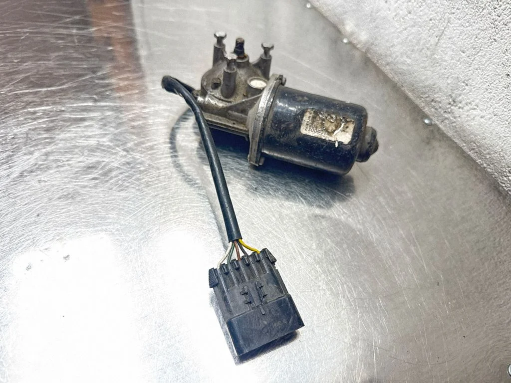 Wiper motor – Opel Meriva A (2003-2010)