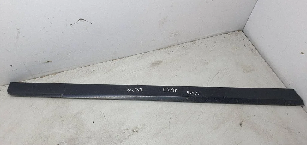 Front door trim (molding) – front left
