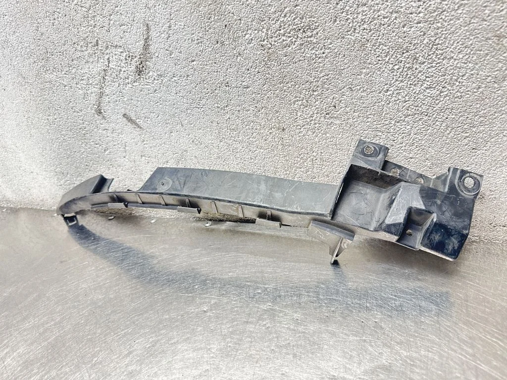 Headlight/headlamp mounting bracket 13250570