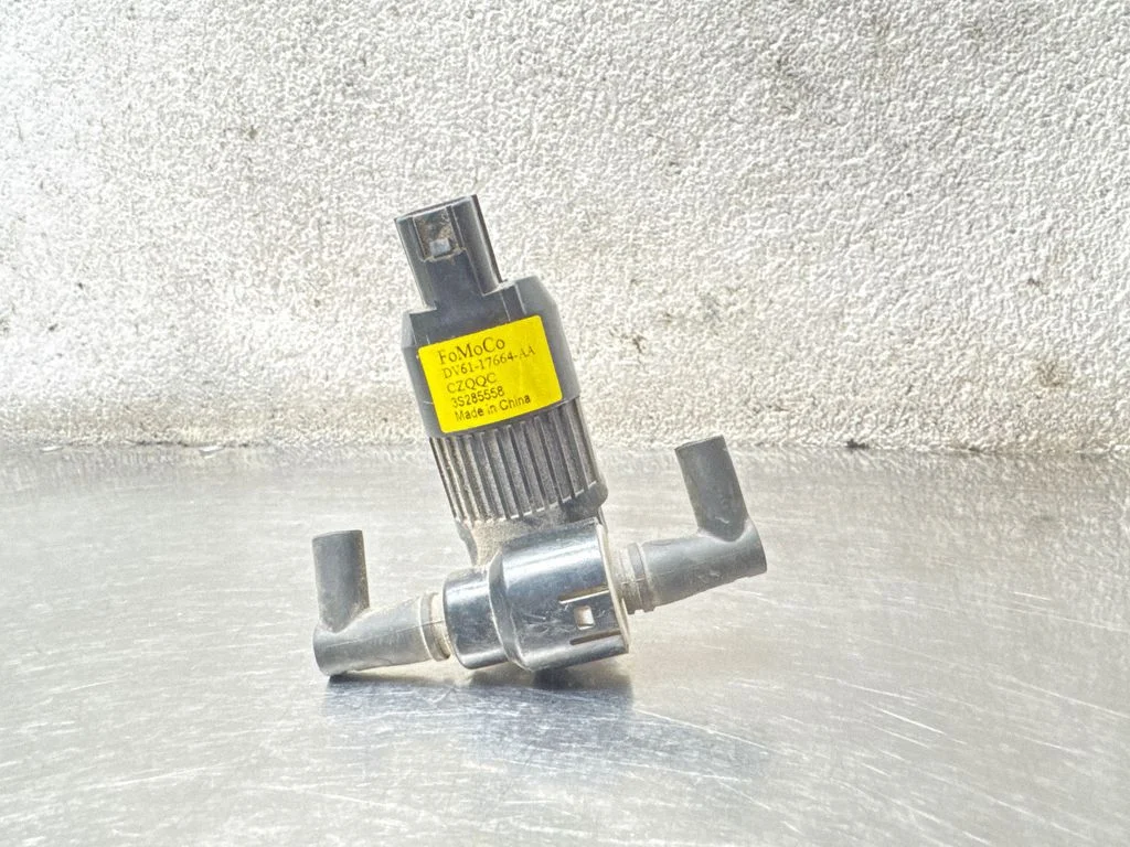 Windscreen/windshield washer pump DV6117664AA