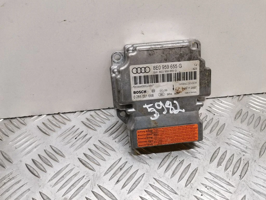 Drošības spilvenu vadības bloks 8E0959655G